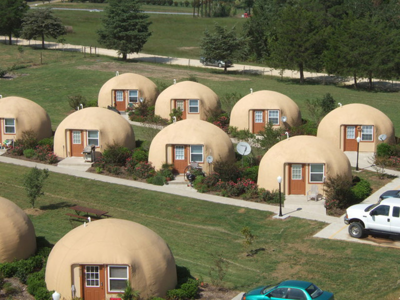 Illustration for article titled Dome Houses to Protect You from the Dark Future